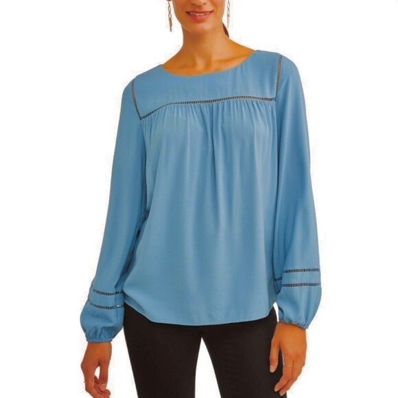 Long sleeve blue top with lace trim size medium - Picture 1 of 4